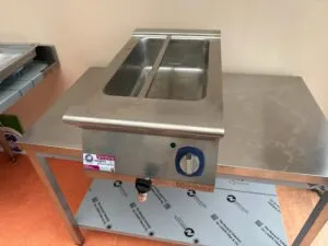 Bain-marie Electrolux en inox à deux cuves GN, vue de face sur un support métallique.